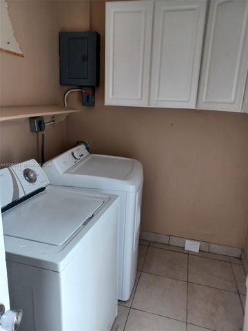 1701 SW 70th Avenue, North Lauderdale, FL 33068
