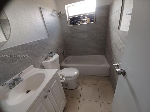 1701 SW 70th Avenue, North Lauderdale, FL 33068