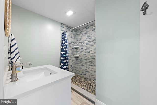 24 E 21ST, Long Beach Township, NJ 08008