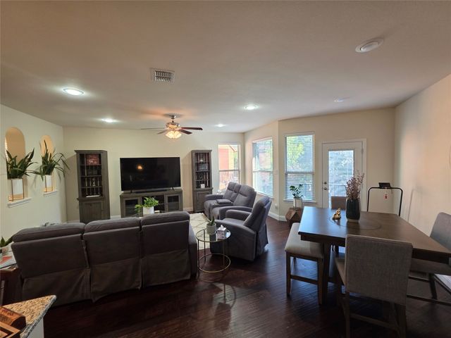 7305 Venice Drive 1, Grand Prairie, TX 75054