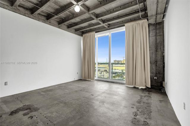 8101 Biscayne Blvd R-513, Miami, FL 33138