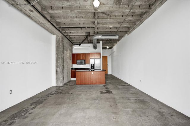 8101 Biscayne Blvd R-513, Miami, FL 33138