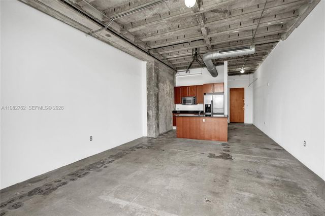 8101 Biscayne Blvd R-513, Miami, FL 33138