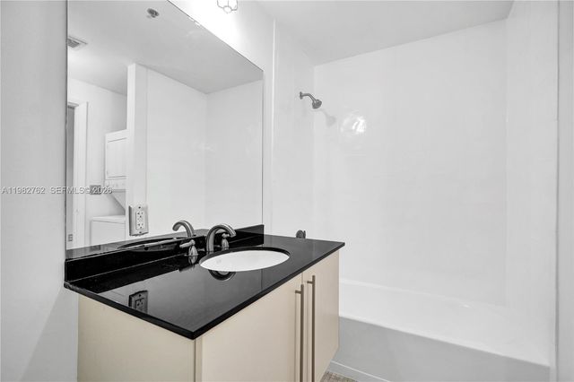 8101 Biscayne Blvd R-513, Miami, FL 33138