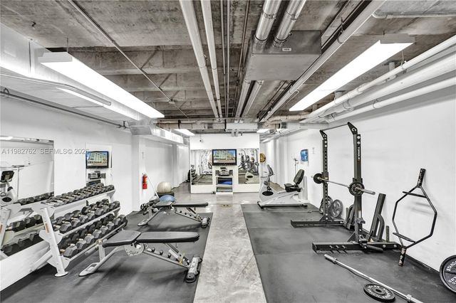 8101 Biscayne Blvd R-513, Miami, FL 33138