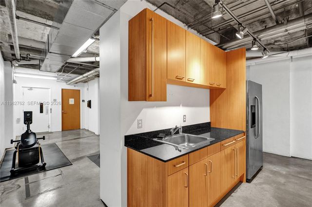 8101 Biscayne Blvd R-513, Miami, FL 33138