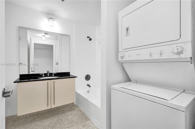 8101 Biscayne Blvd R-513, Miami, FL 33138