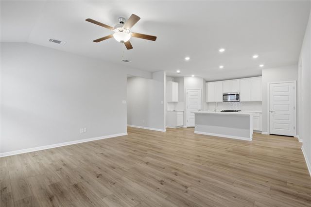 126 Fairmeadow Downs DR, Hutto, TX 78634