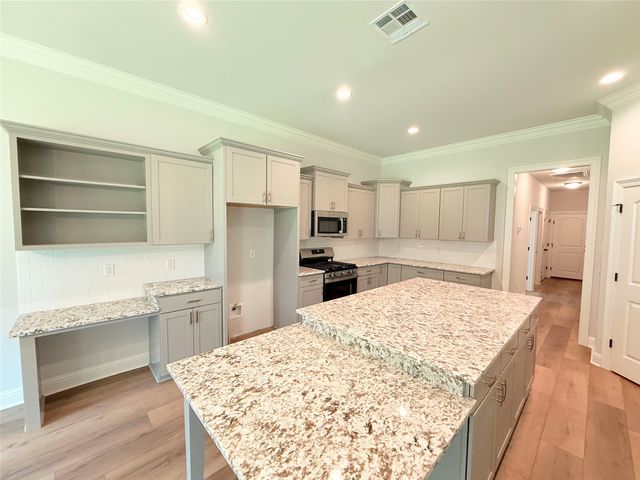 185 Lessie Drive, Stonewall, LA 71078