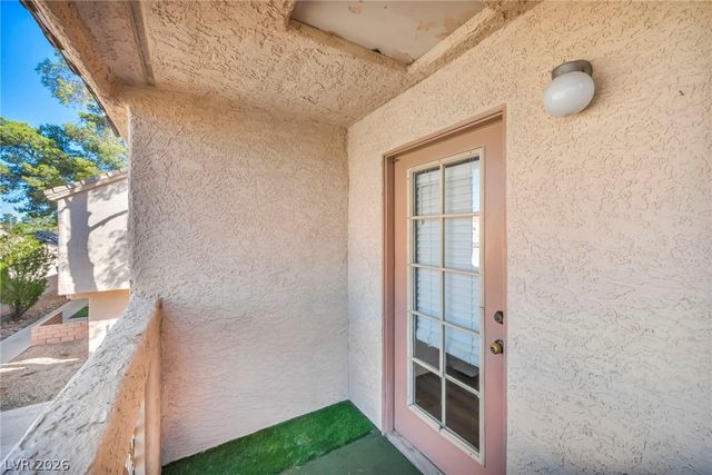 1600 North Torrey Pines Drive 202, Las Vegas, NV 89108