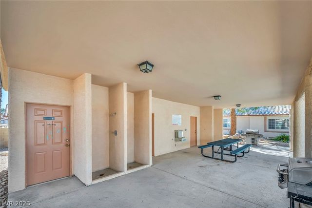 1600 North Torrey Pines Drive 202, Las Vegas, NV 89108