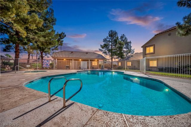 1600 North Torrey Pines Drive 202, Las Vegas, NV 89108