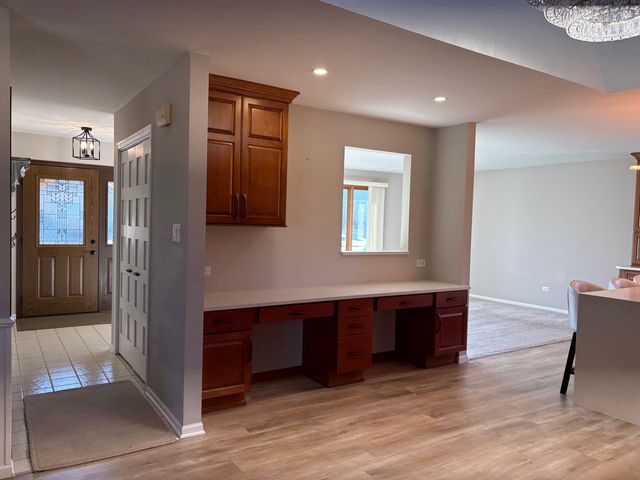 8320 Heather Lane, Tinley Park, IL 60477