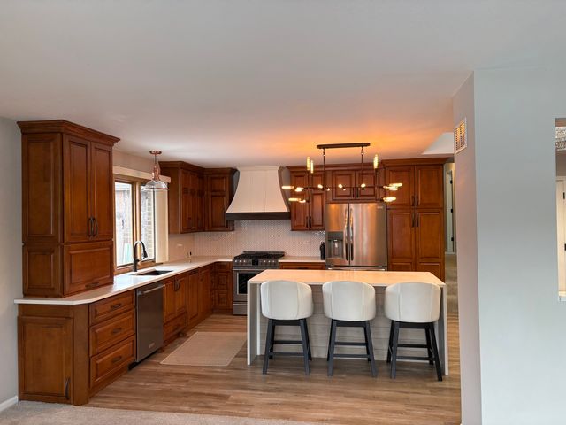 8320 Heather Lane, Tinley Park, IL 60477