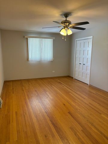 8320 Heather Lane, Tinley Park, IL 60477