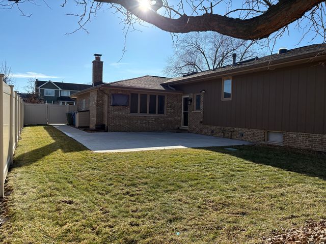 8320 Heather Lane, Tinley Park, IL 60477