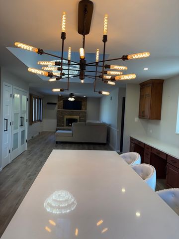 8320 Heather Lane, Tinley Park, IL 60477