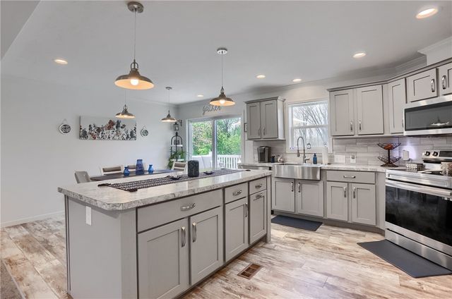 3724 Ellwood Rd, Shenango Twp, PA 16101