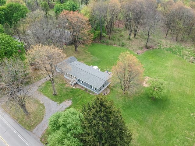 3724 Ellwood Rd, Shenango Twp, PA 16101