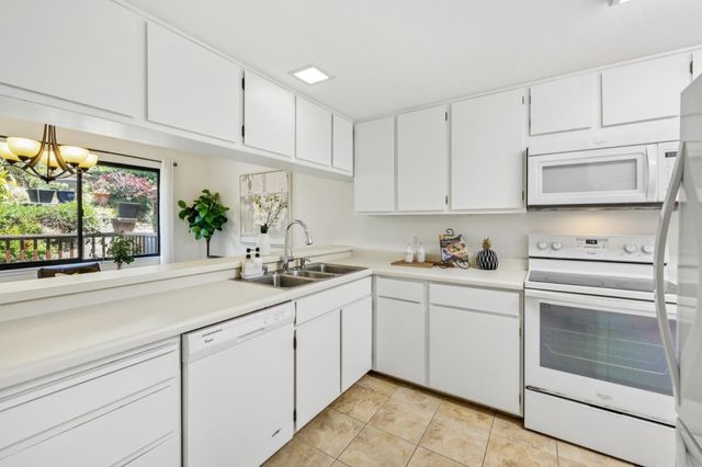 607 Stonegate, South San Francisco, CA 94080