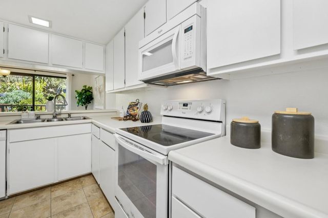 607 Stonegate, South San Francisco, CA 94080