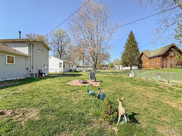 4 Marlo Drive, Belleville, IL 62226