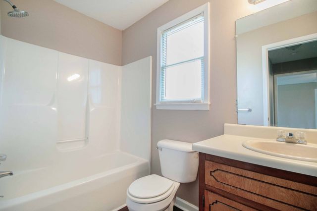 587 Joshua Dr, Clarksville, TN 37042