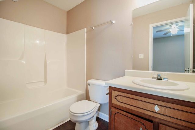 587 Joshua Dr, Clarksville, TN 37042