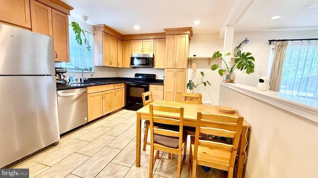 415 MEADOW WOODS LN, Lawrenceville, NJ 08648