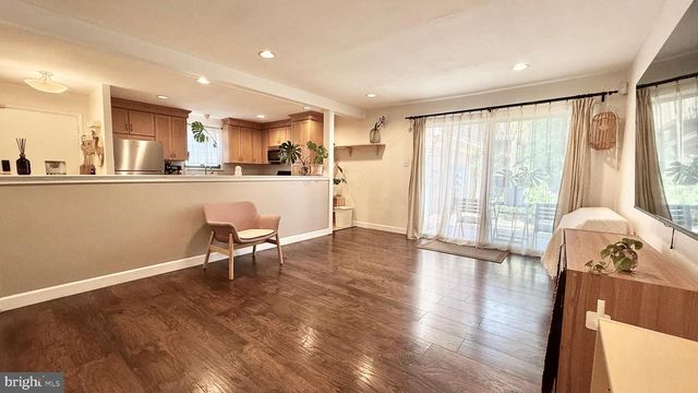 415 MEADOW WOODS LN, Lawrenceville, NJ 08648