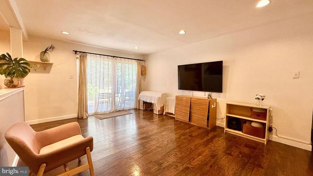 415 MEADOW WOODS LN, Lawrenceville, NJ 08648