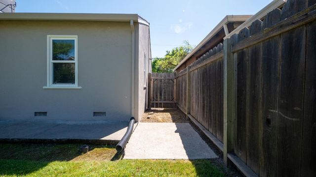 1851 W Harding Way, Stockton, CA 95203