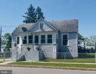 916 WALNUT ST, Burlington, NJ 08016