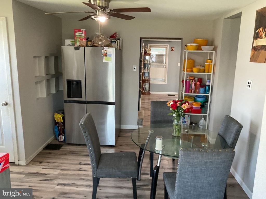 Image 6 of property listing at 916 WALNUT ST, Burlington, NJ 08016