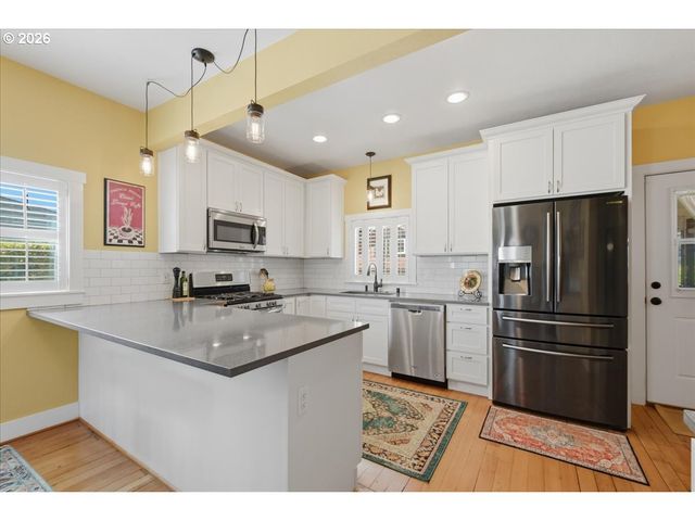 514 BEECH St, Vancouver, WA 98661