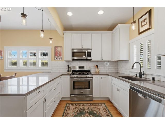 514 BEECH St, Vancouver, WA 98661