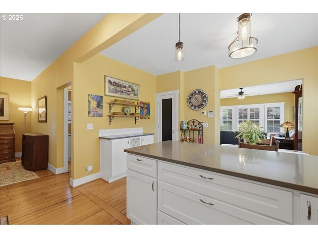 514 BEECH St, Vancouver, WA 98661