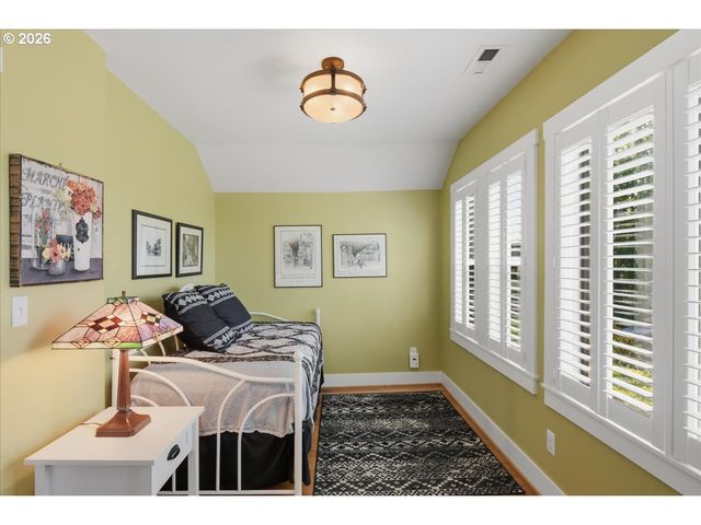 514 BEECH St, Vancouver, WA 98661