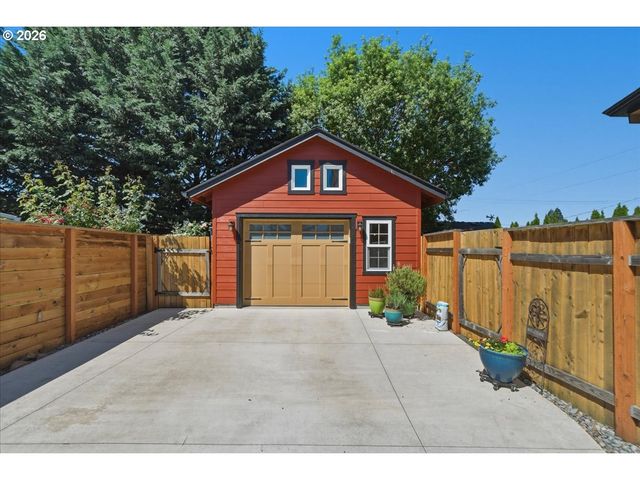 514 BEECH St, Vancouver, WA 98661
