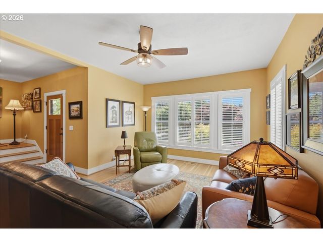 514 BEECH St, Vancouver, WA 98661