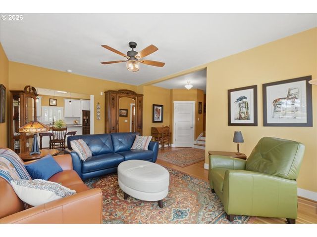 514 BEECH St, Vancouver, WA 98661