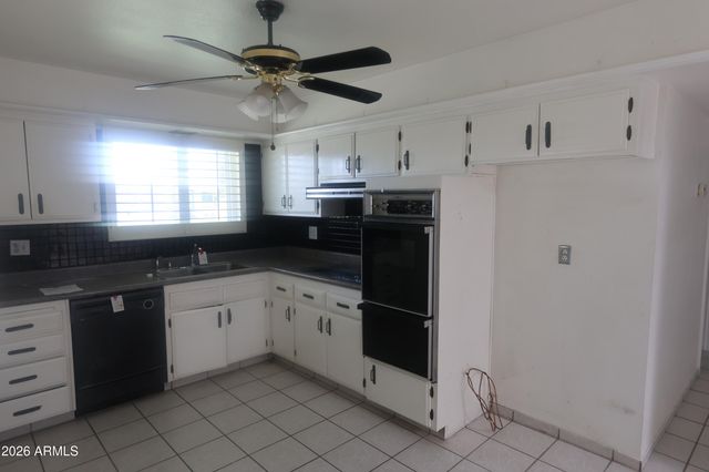 10222 W SNEAD Circle S, Sun City, AZ 85351