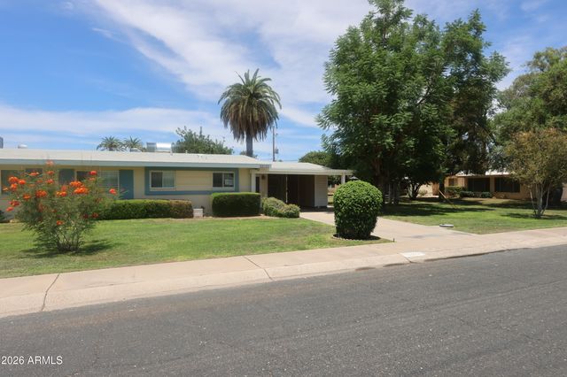 10222 W SNEAD Circle S, Sun City, AZ 85351