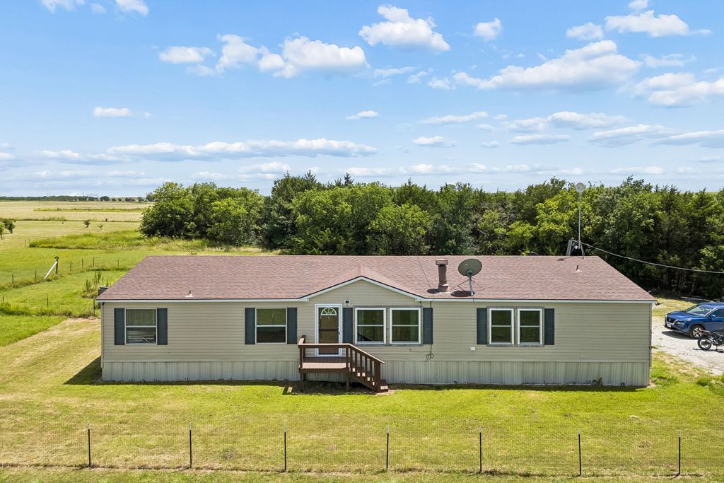 3310 Old Sherman Road, Whitesboro, TX 76273