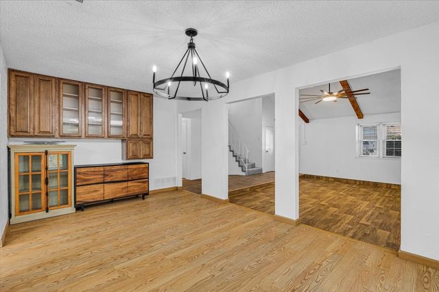 704 Matthews Court, Arlington, TX 76012