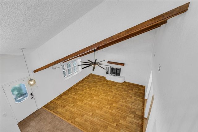 704 Matthews Court, Arlington, TX 76012
