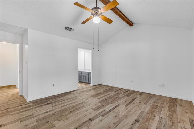704 Matthews Court, Arlington, TX 76012