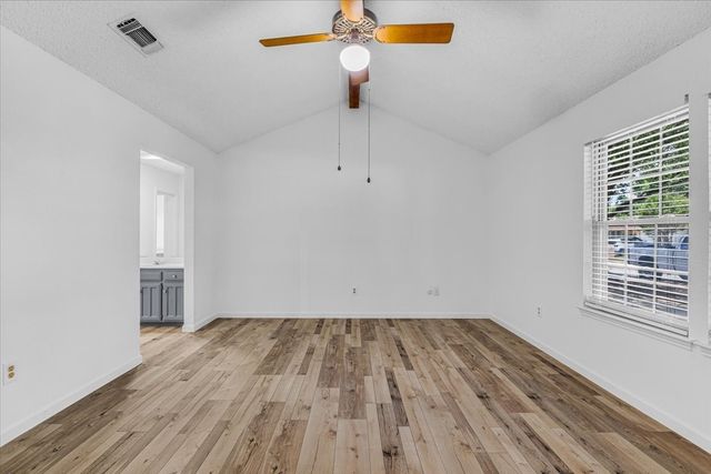 704 Matthews Court, Arlington, TX 76012
