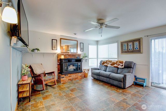 1711 25th H Court, Anacortes, WA 98221