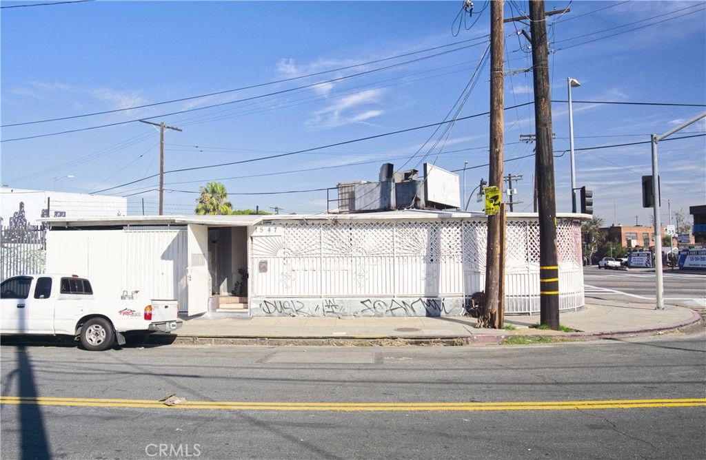 1547 Grande Vista Avenue SE, Los Angeles, CA 90023 — exterior